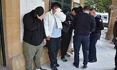 4 bin TL’ye yakın kozmetik ürünü çaldılar