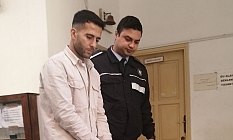 Eşini dövüp bıçaklayan kocaya 6 ay hapis