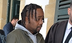 Uyuşturucu sattığını itiraf etti