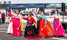 Dünyanın renkleri YDÜ'de buluştu