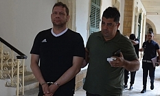 Ercan'da polisleri darp etti: "Siz benim kim olduğumu biliyor musunuz?"