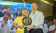 MTG tarihine geçen futbolculara anlamlı plaketler