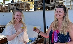 Avrupalı turistlerin Mimoza ilgisi