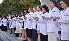 Geleceğin hekimleri beyaz önlüklerini giydi!