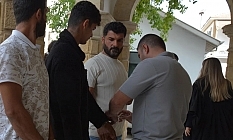 Dövdükleri kişinin gözünü kör ettiler