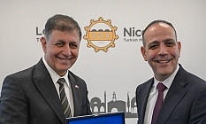 İzmir Büyükşehir Belediyesi Başkanı Cemil Tugay Lefkoşa'da