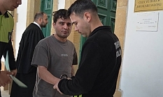 Sarhoş turist, polisleri darp etti