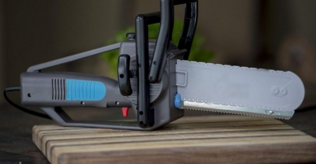 Sigortadan para almak için testereyle elini kesti!