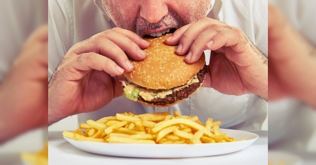 Askere gitmemek için hem kendini hem arkadaşını yaktı