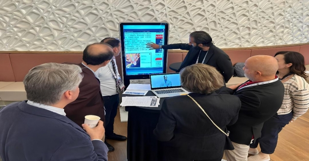 YDÜ'nün yapay zeka tabanlı akademisyeni Ai. Prof. DUX, dünya bilim tarihine geçti