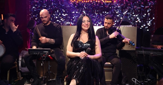 Jemile Cabaret’te dolu dizgin eğlence