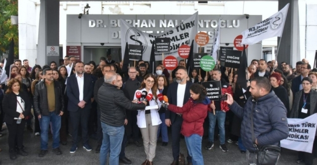 Doktorlardan greve devam kararı