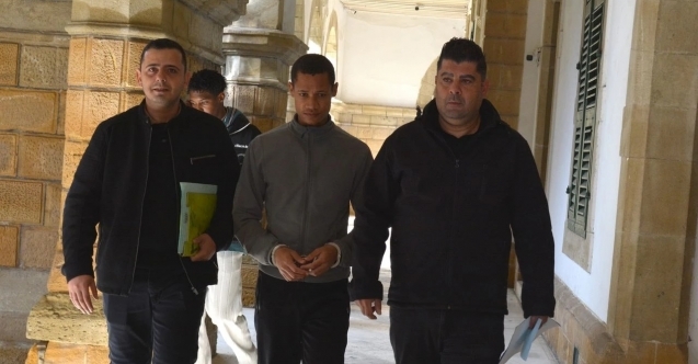 Ev bastı, darp edip soygun yaptı, serbest kaldı