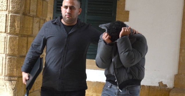 Şüpheli hareketleri ele verdi