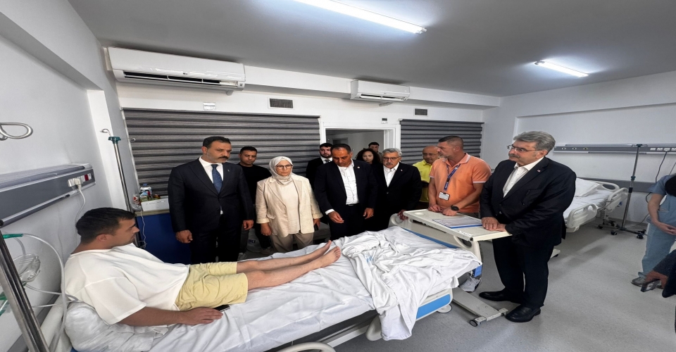 AKP  Genel Başkan Yardımcısından kazazedelere ziyaret